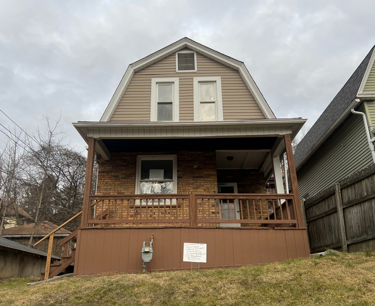 230 Locust St Ambridge, PA 15003