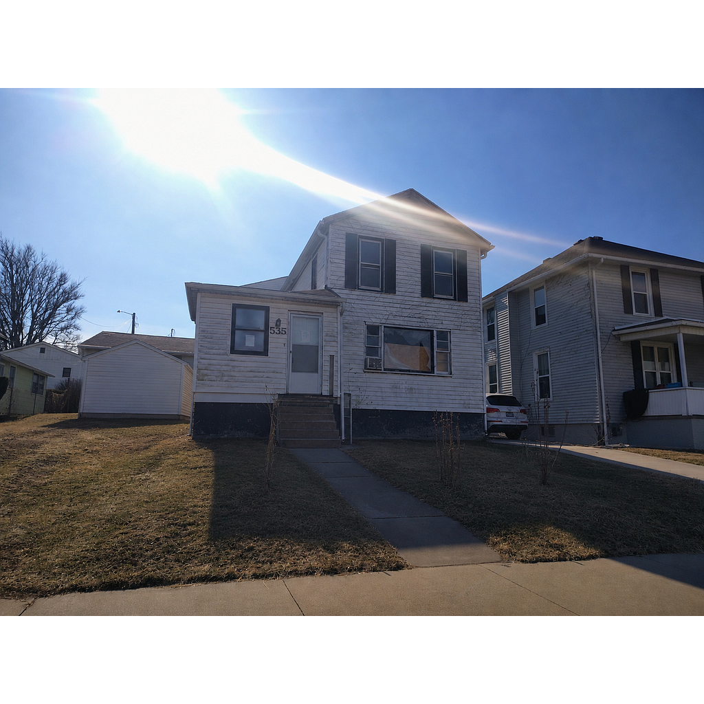 535 7th Ave S, Clinton, IA 52732